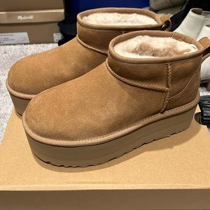 Ugg Ultra Mini Platform NWOT
